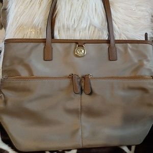 BEAUTIFUL MICHAEL KORS BAG